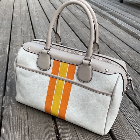 Coach purse - Picture 4 of 5